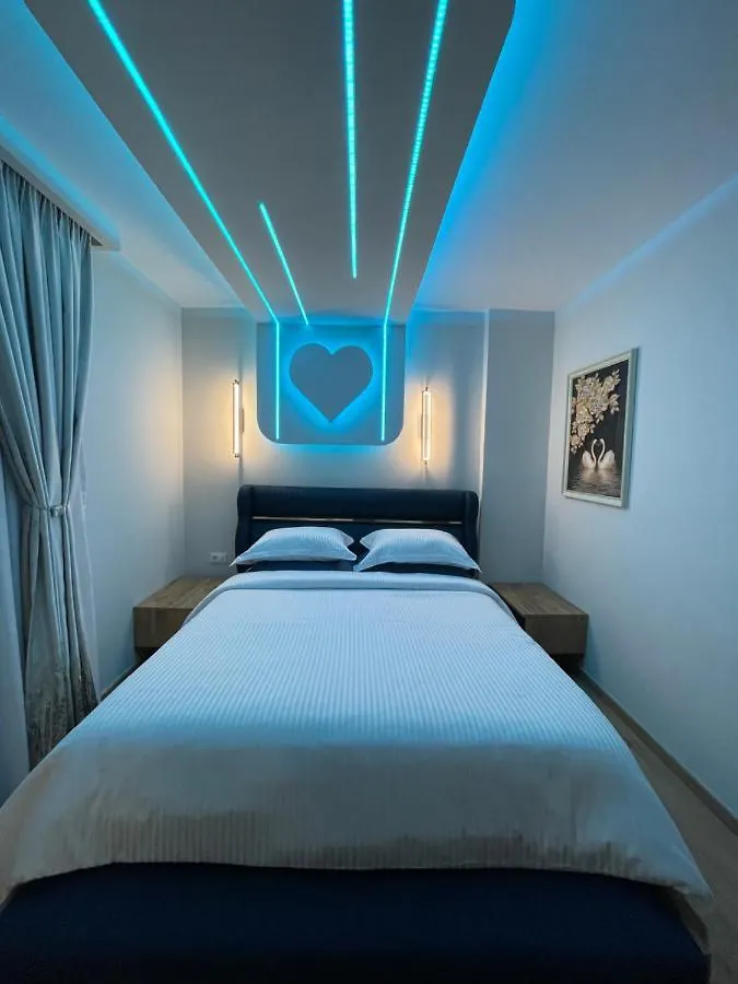 Suite In City Center ティラナ